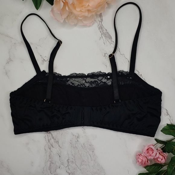 🌿Urban outfitters🌿 vintage style bra - Picture 3 of 6